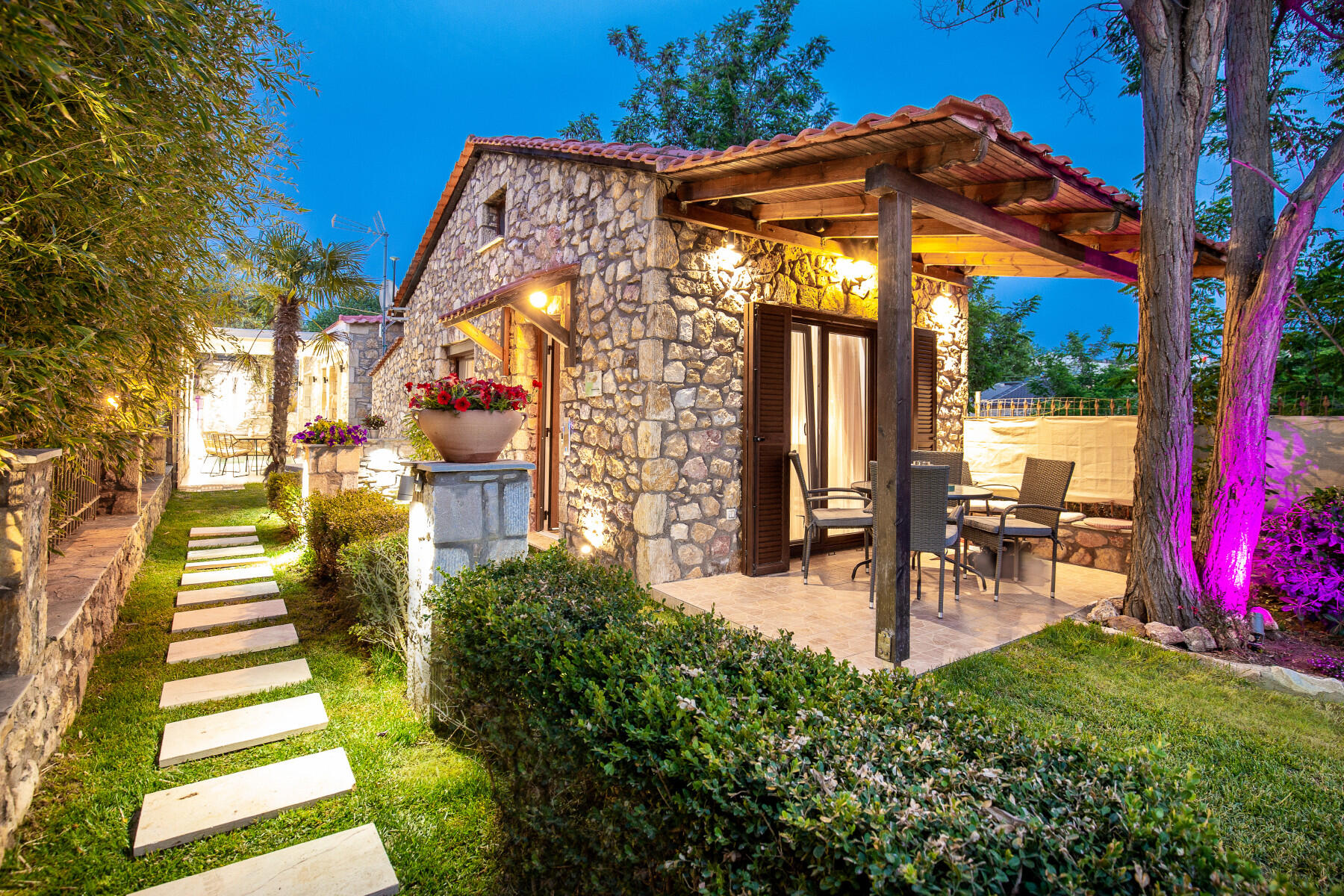 Welcome to Stone House Maria—where every stay is as unique as the memories you’ll make. 🌊✨